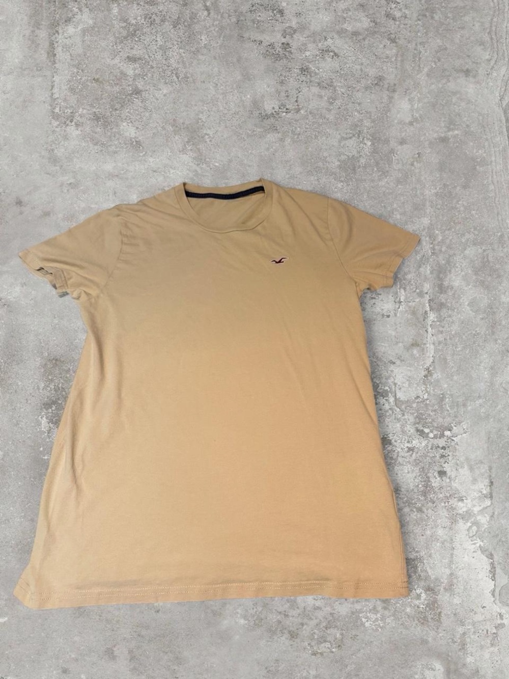 Hollister Men’s Short Sleeve Crew Tee - Beige with Small Logo Size S